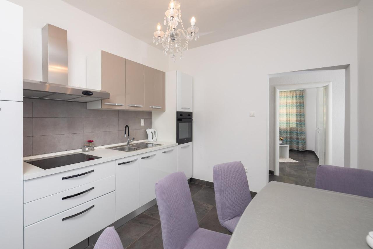 Sky Way Apartments Dugi Rat Exterior foto