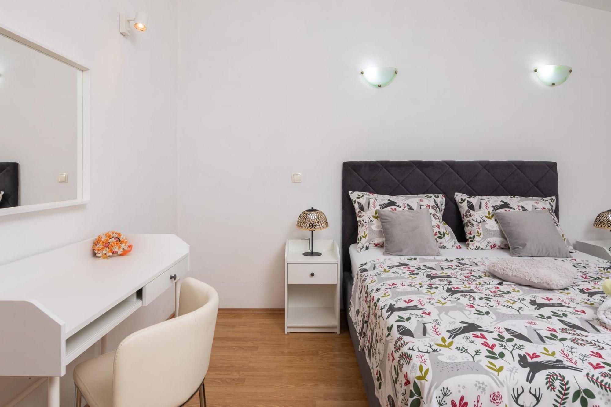 Sky Way Apartments Dugi Rat Exterior foto