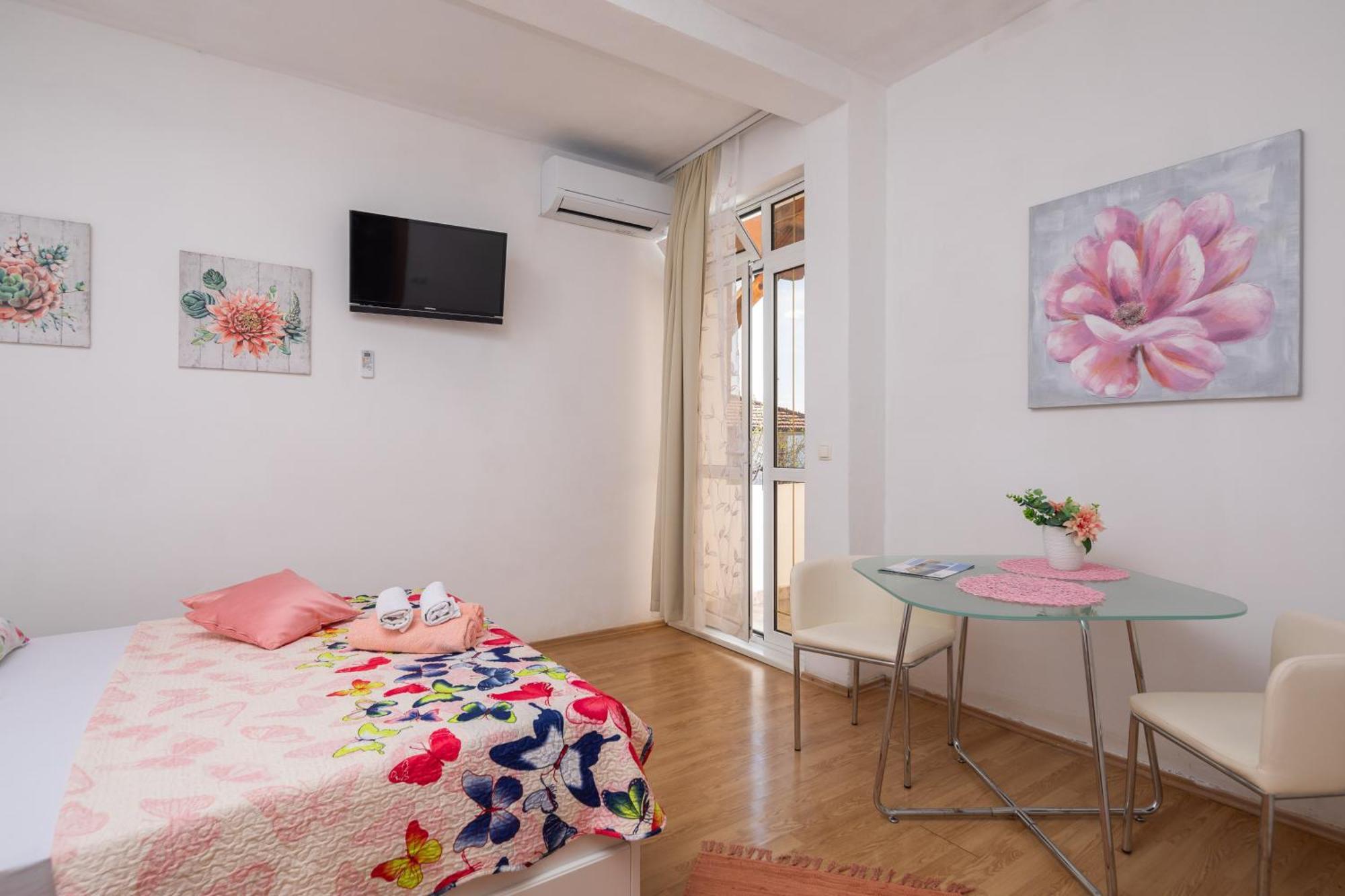 Sky Way Apartments Dugi Rat Exterior foto